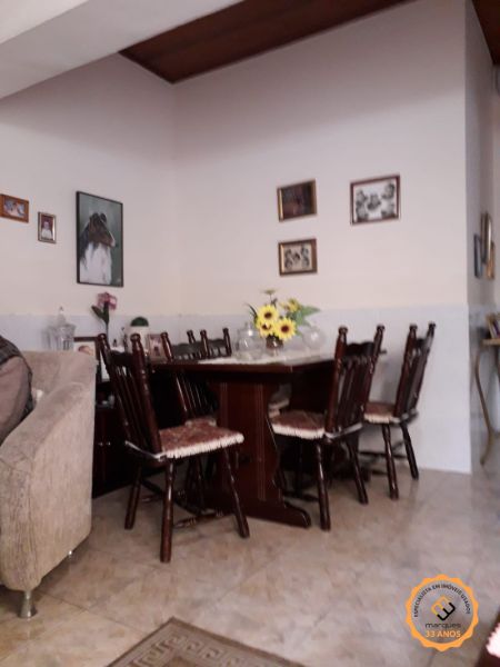 Casa com 2 quartos, 1 banheiro e 140m² à venda no bairro Centro, Pelotas