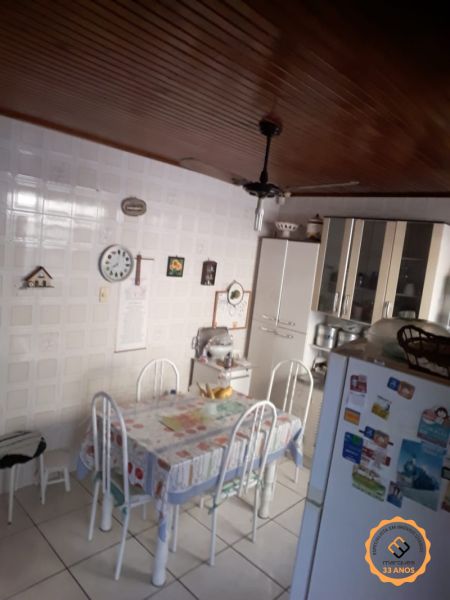 Casa com 2 quartos, 1 banheiro e 140m² à venda no bairro Centro, Pelotas