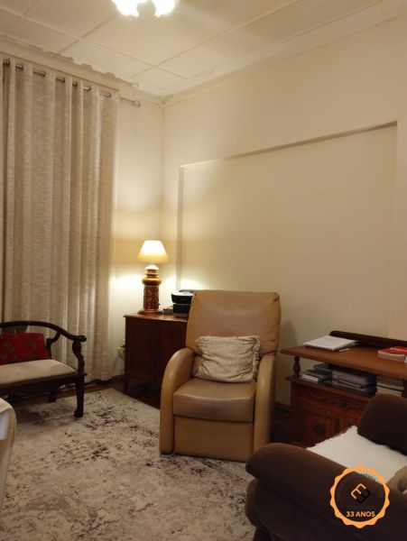 Casa com 5 quartos, 3 banheiros e 216m² à venda no bairro Centro, Pelotas