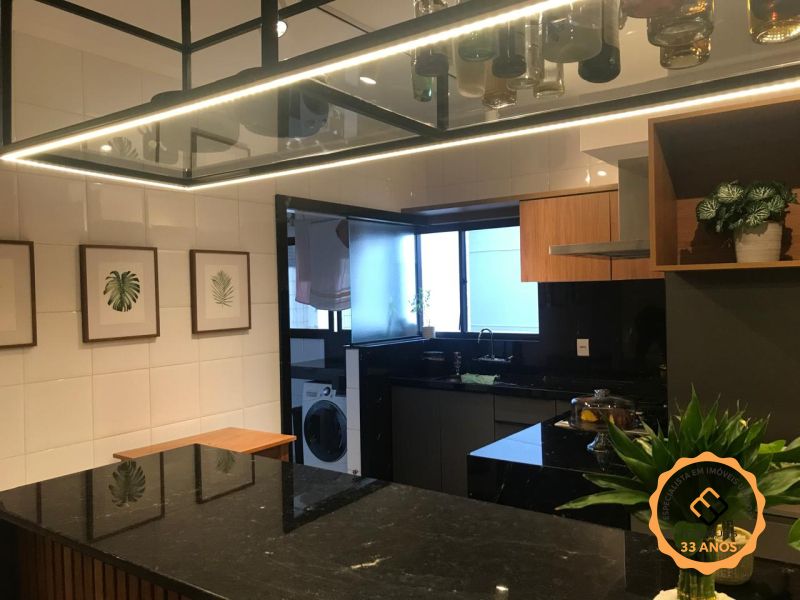 Apartamento com 2 quartos, 2 banheiros e 122m² à venda no bairro Centro, Pelotas