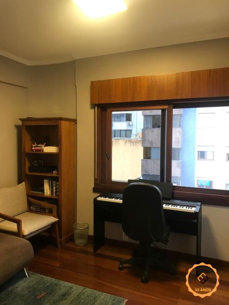 Apartamento com 2 quartos, 2 banheiros e 122m² à venda no bairro Centro, Pelotas