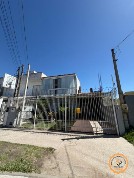 Casa com 2 quartos, 2 banheiros e 272m² à venda no bairro Laranjal, Pelotas