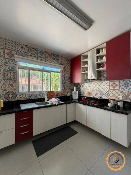 Casa com 2 quartos, 2 banheiros e 272m² à venda no bairro Laranjal, Pelotas