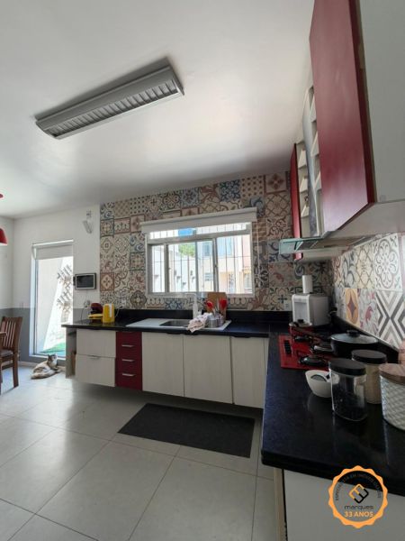 Casa com 2 quartos, 2 banheiros e 272m² à venda no bairro Laranjal, Pelotas