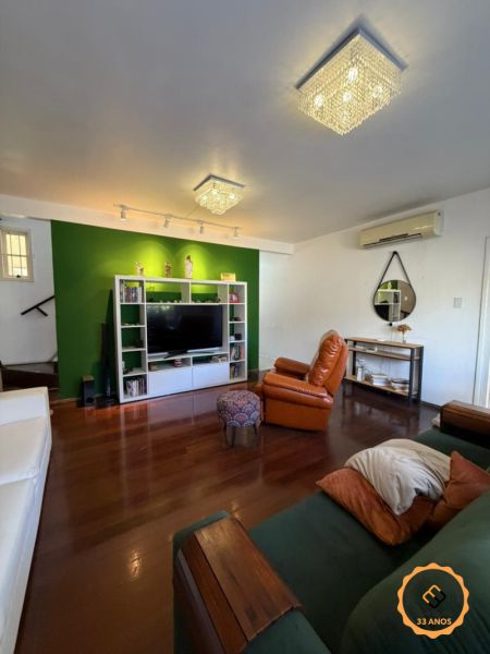 Casa com 2 quartos, 2 banheiros e 272m² à venda no bairro Laranjal, Pelotas