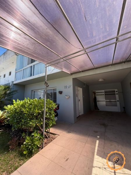 Casa com 2 quartos, 2 banheiros e 272m² à venda no bairro Laranjal, Pelotas
