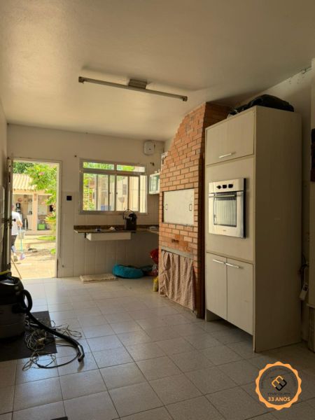 Casa com 2 quartos, 2 banheiros e 272m² à venda no bairro Laranjal, Pelotas