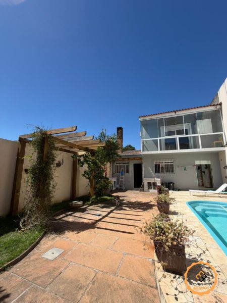 Casa com 2 quartos, 2 banheiros e 272m² à venda no bairro Laranjal, Pelotas