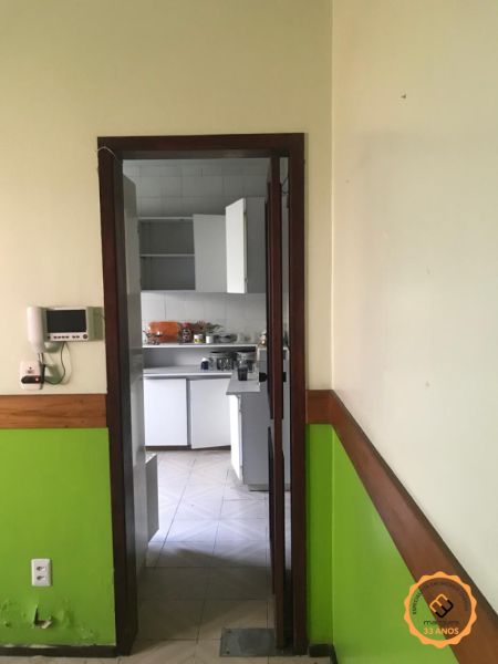 Casa com 4 quartos, 2 banheiros e 410m² à venda no bairro Centro, Pelotas