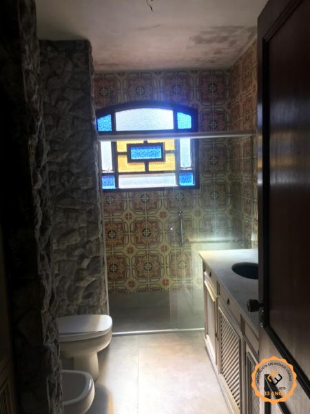 Casa com 4 quartos, 2 banheiros e 410m² à venda no bairro Centro, Pelotas