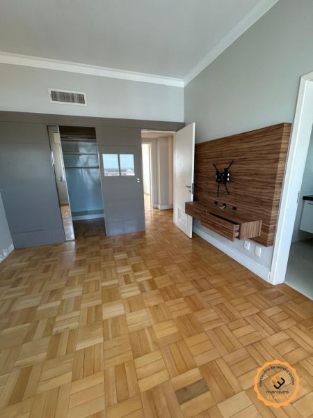 Apartamento com 3 quartos, 3 banheiros e 195m² à venda no bairro Centro, Pelotas