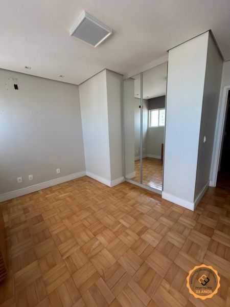 Apartamento com 3 quartos, 3 banheiros e 195m² à venda no bairro Centro, Pelotas