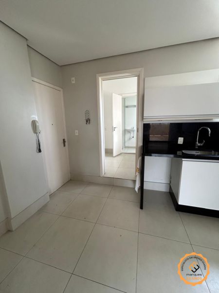 Apartamento com 3 quartos, 3 banheiros e 195m² à venda no bairro Centro, Pelotas