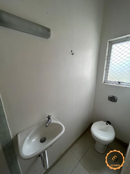 Apartamento com 3 quartos, 3 banheiros e 195m² à venda no bairro Centro, Pelotas