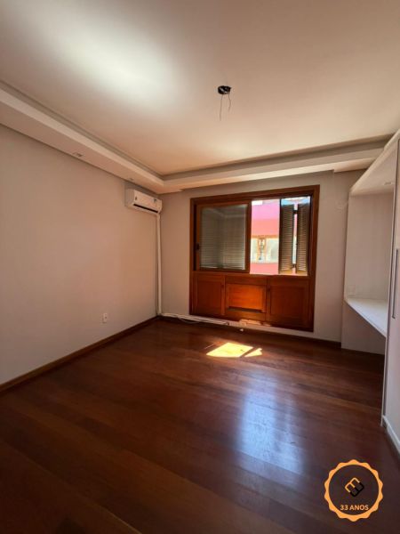 Cobertura com 4 quartos, 4 banheiros e 359m² à venda no bairro Centro, Pelotas