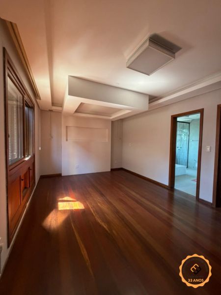 Cobertura com 4 quartos, 4 banheiros e 359m² à venda no bairro Centro, Pelotas