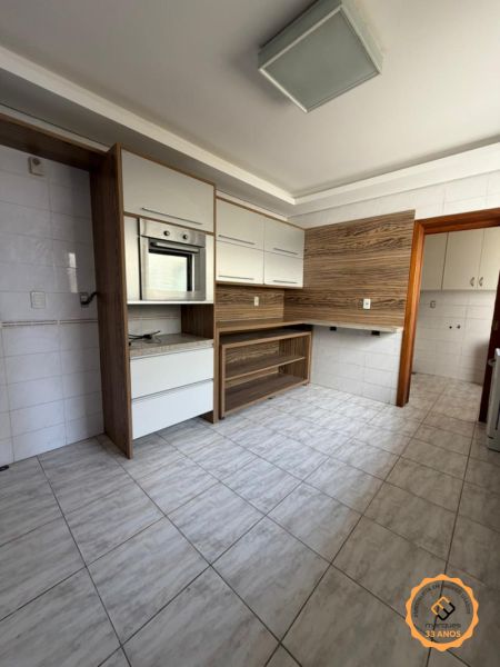 Cobertura com 4 quartos, 4 banheiros e 359m² à venda no bairro Centro, Pelotas