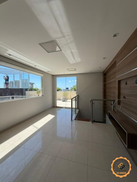 Cobertura com 4 quartos, 4 banheiros e 359m² à venda no bairro Centro, Pelotas