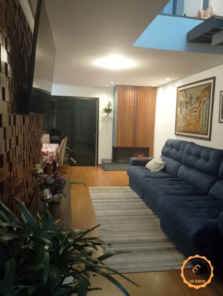 Casa com 3 banheiros e 140m² à venda no bairro Três Vendas, Pelotas