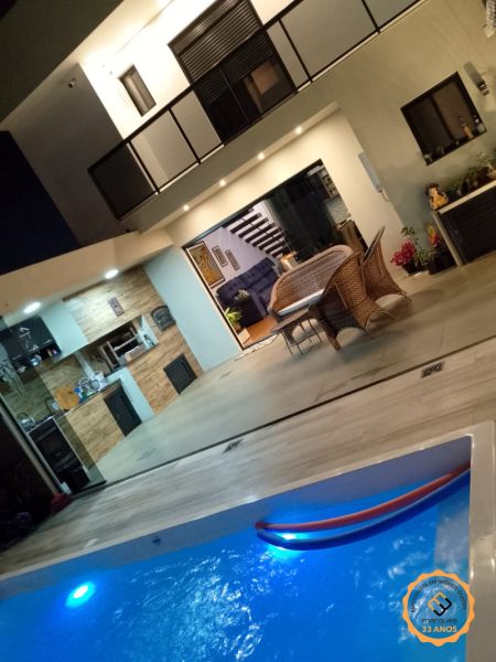 Casa com 3 banheiros e 140m² à venda no bairro Três Vendas, Pelotas