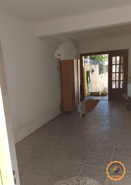 Casa com 3 quartos, 2 banheiros e 195m² à venda no bairro Três Vendas, Pelotas