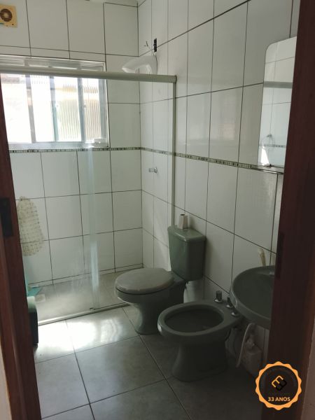 Casa com 3 quartos, 2 banheiros e 195m² à venda no bairro Três Vendas, Pelotas