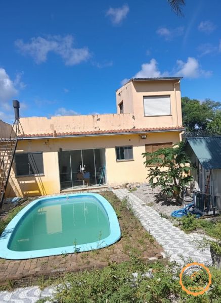 Casa com 3 quartos, 2 banheiros e 195m² à venda no bairro Três Vendas, Pelotas