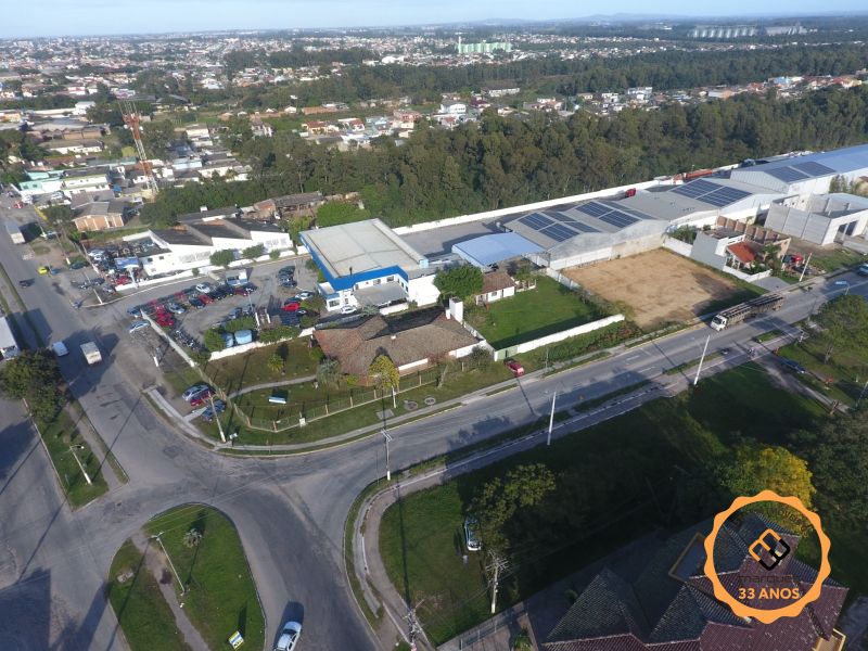 Casa Comercial com 5 quartos, 3 banheiros e 358m² à venda no bairro Três Vendas, Pelotas
