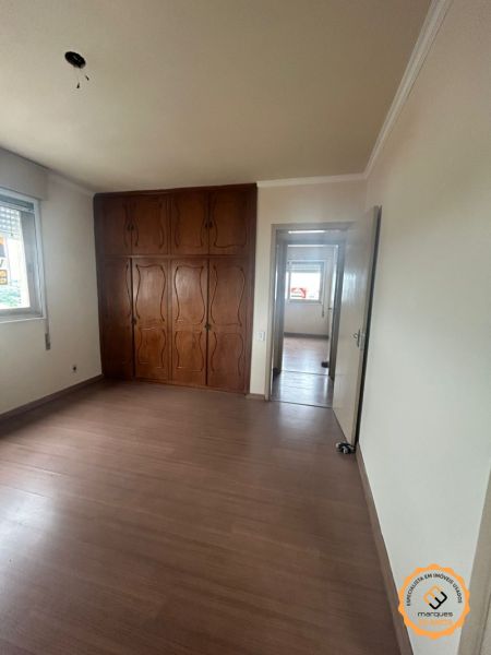 Apartamento com 3 quartos, 3 banheiros e 156m² à venda no bairro Centro, Pelotas