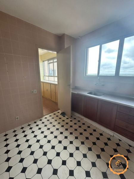 Apartamento com 3 quartos, 3 banheiros e 156m² à venda no bairro Centro, Pelotas