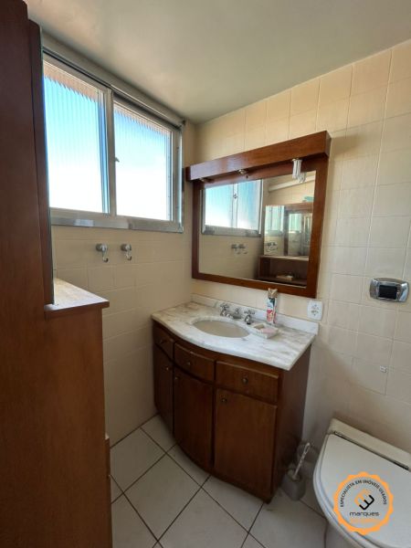 Apartamento com 3 quartos, 2 banheiros e 156m² à venda no bairro Centro, Pelotas