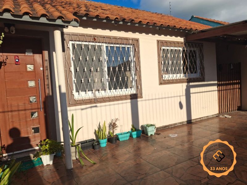 Casa com 3 quartos, 2 banheiros e 120m² à venda no bairro Três Vendas, Pelotas
