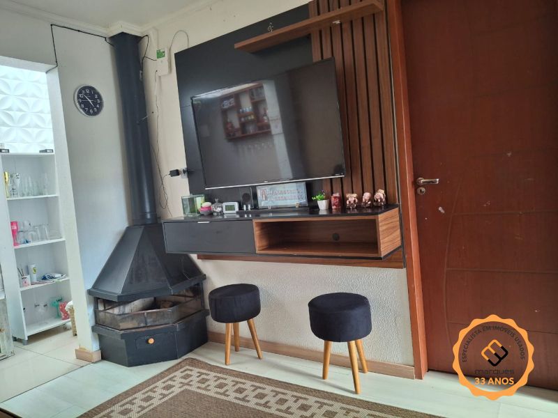 Casa com 3 quartos, 2 banheiros e 120m² à venda no bairro Três Vendas, Pelotas