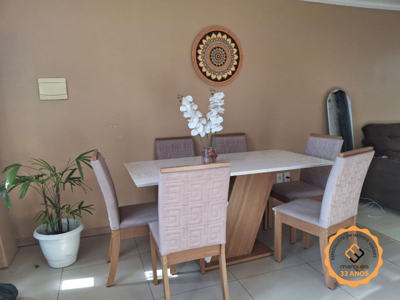 Casa com 3 quartos, 2 banheiros e 120m² à venda no bairro Três Vendas, Pelotas