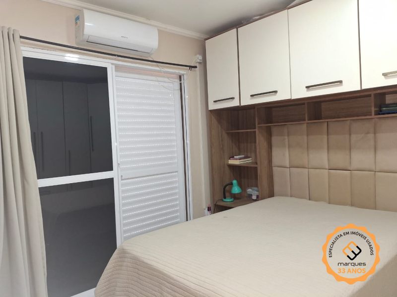 Casa com 3 quartos, 2 banheiros e 120m² à venda no bairro Três Vendas, Pelotas
