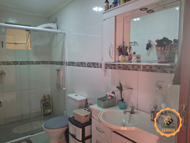 Casa com 3 quartos, 2 banheiros e 120m² à venda no bairro Três Vendas, Pelotas