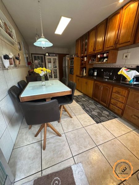 Casa com 3 quartos, 3 banheiros e 205m² à venda no bairro Areal, Pelotas