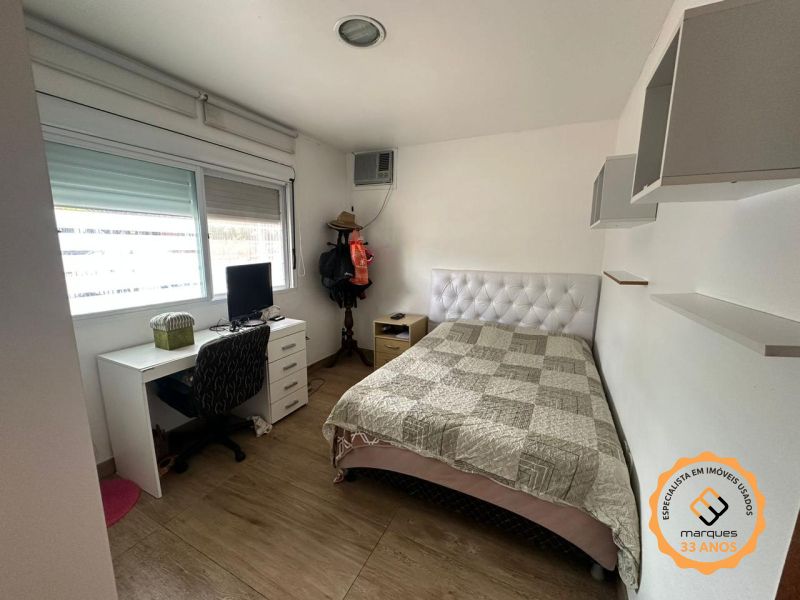 Casa com 3 quartos, 3 banheiros e 205m² à venda no bairro Areal, Pelotas