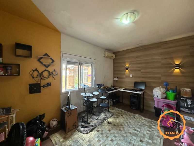 Casa com 3 quartos, 3 banheiros e 205m² à venda no bairro Areal, Pelotas