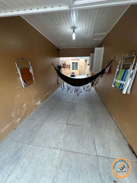 Casa com 3 quartos, 3 banheiros e 205m² à venda no bairro Areal, Pelotas