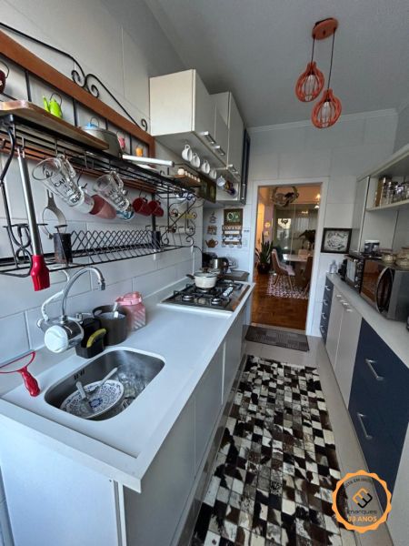 Apartamento com 3 quartos, 2 banheiros e 97m² à venda no bairro Centro, Pelotas