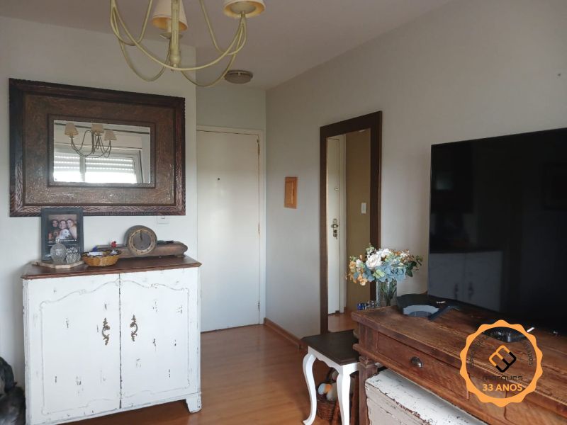 Apartamento com 3 quartos, 1 banheiro e 70m² à venda no bairro Três Vendas, Pelotas