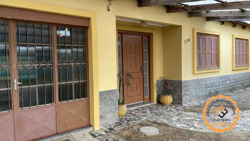 Casa com 5 quartos, 2 banheiros e 250m² à venda no bairro Areal, Pelotas