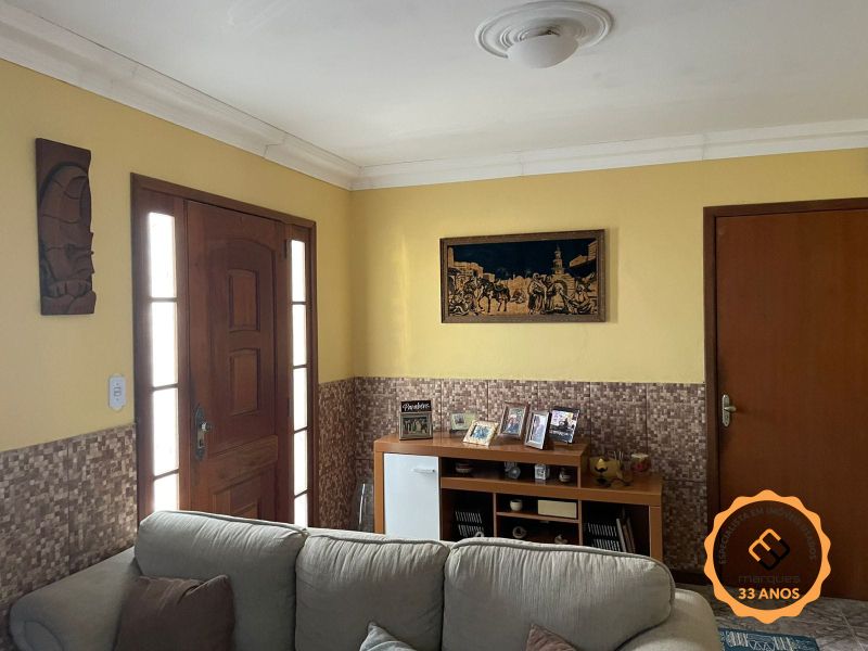 Casa com 5 quartos, 2 banheiros e 250m² à venda no bairro Areal, Pelotas