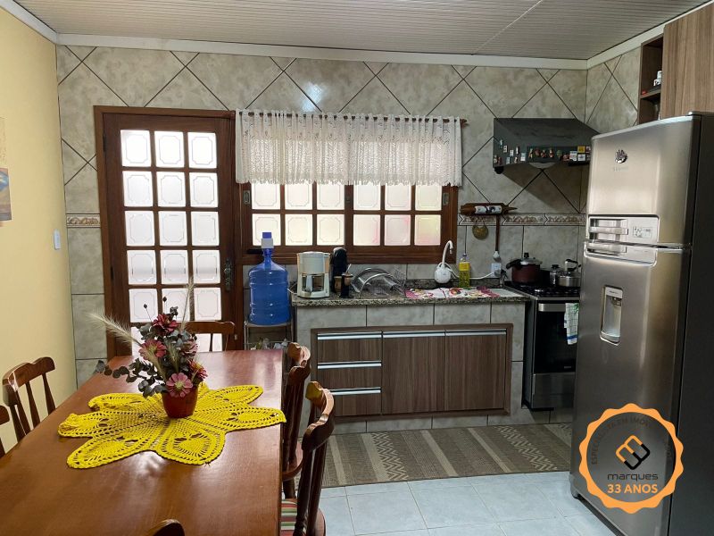 Casa com 5 quartos, 2 banheiros e 250m² à venda no bairro Areal, Pelotas