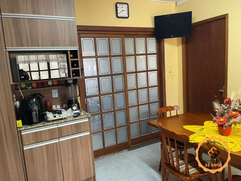 Casa com 5 quartos, 2 banheiros e 250m² à venda no bairro Areal, Pelotas