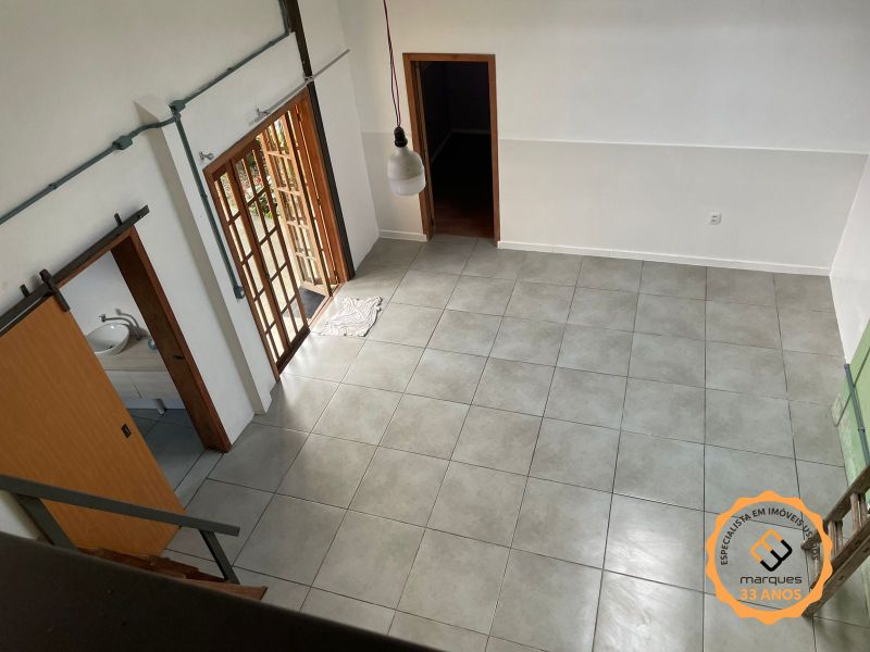 Casa com 5 quartos, 2 banheiros e 250m² à venda no bairro Areal, Pelotas