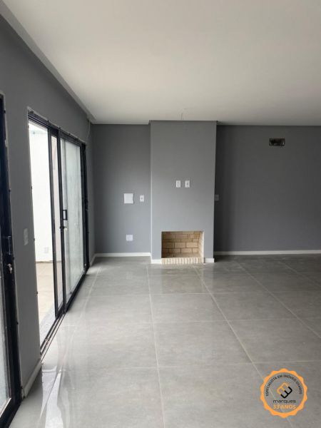 Casa com 3 quartos, 1 banheiro e 145m² à venda no bairro Três Vendas, Pelotas