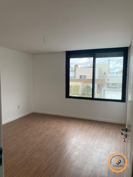 Casa com 3 quartos, 1 banheiro e 145m² à venda no bairro Três Vendas, Pelotas