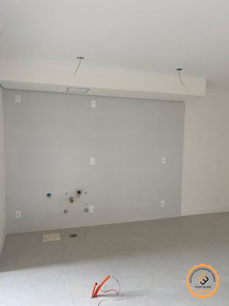Apartamento com 3 quartos, 1 banheiro e 74m² à venda no bairro Areal, Pelotas